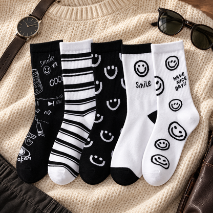 جوارب Smile Socks بتنسيق فاخر مع سترة كريمية